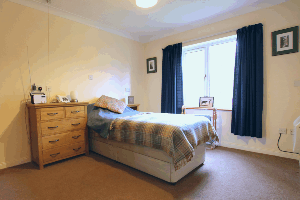 Old Parsonage Court - Bedroom (No Expiry)