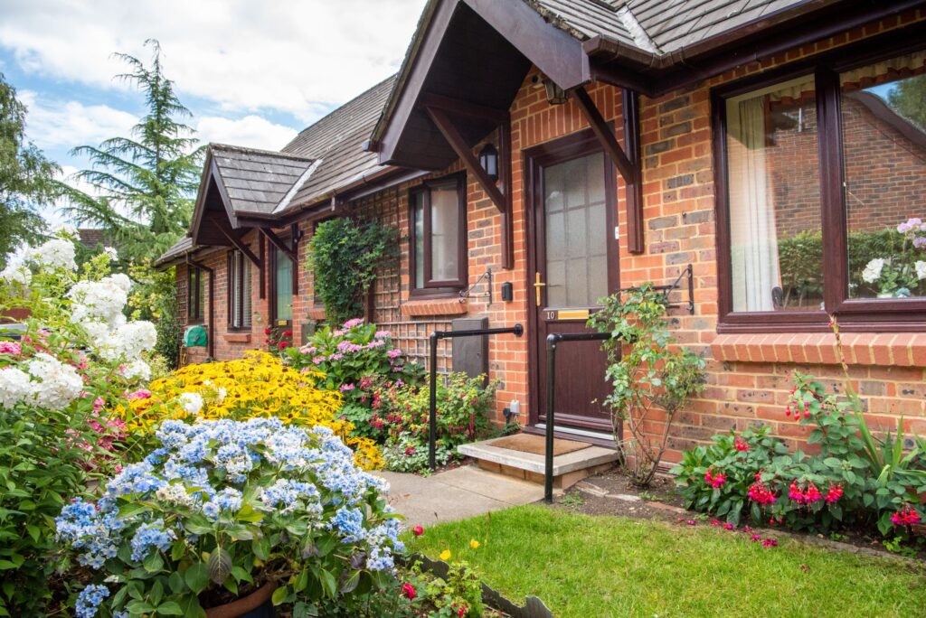 Old Parsonage Court - Entrance (No Expiry)